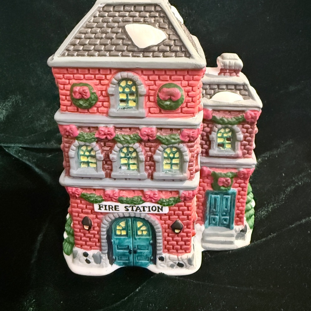 Trim A Home Fire Station Bayberry Village 1997 Light Cord AND Box  Exc Vintage